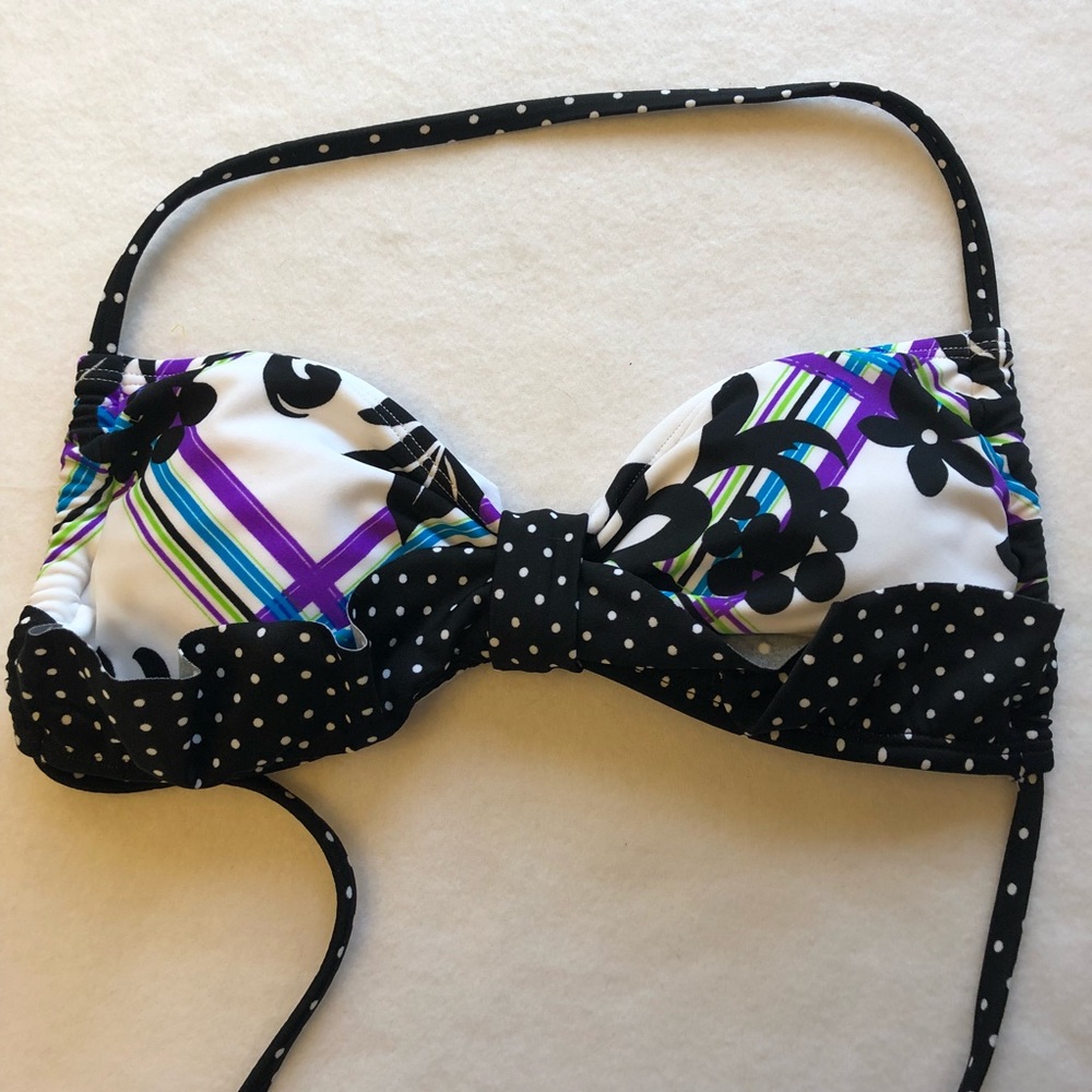 NWT Bathing Suit Top. Size M. - Picture 2 of 3